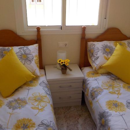 Casa La Zenia Elite Townhouse With Shared Pool And 10 Minutes Walk To Beach Villa Oriola  Exterior foto
