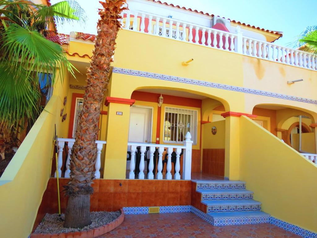 Casa La Zenia Elite Townhouse With Shared Pool And 10 Minutes Walk To Beach Villa Oriola  Exterior foto