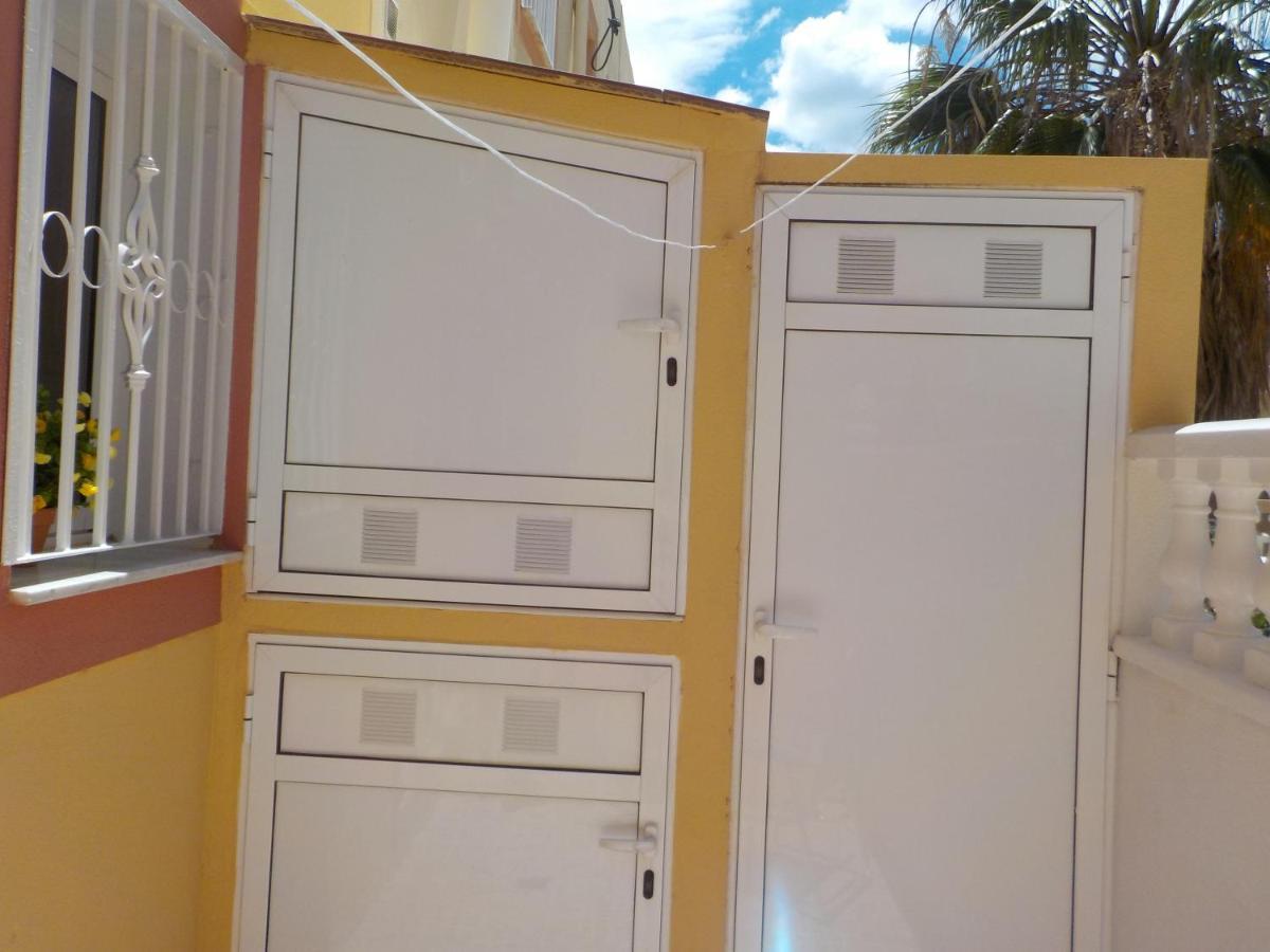 Casa La Zenia Elite Townhouse With Shared Pool And 10 Minutes Walk To Beach Villa Oriola  Exterior foto